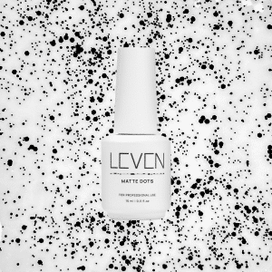 Το Matte Dots της LEVEN είναι ένα matte top coat με μαύρες κουκκίδες, ιδανικό για egg nails με ξεχωριστό χαρακτήρα.